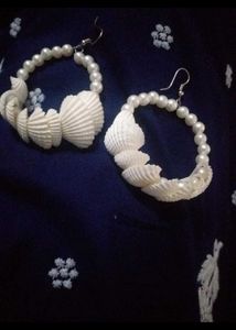 beautiful shell earrings 😀.