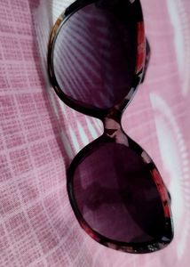 Stylish Tortoiseshell Sunglasses