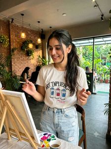 Art Influencer Graphic T-Shirt