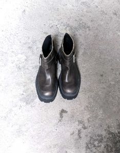zara Stylish Buckle Detail Ankle Boots