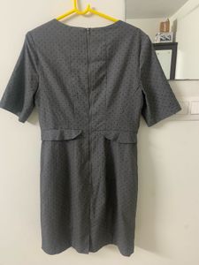 Chic Grey Polka Dot Smart Casual Dress