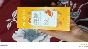 Dot & Key Super Bright Sunscreen SPF 50+