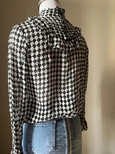Chic Black &amp; White Ruffle Blouse top