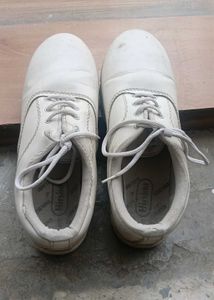 Uniform Classic White Lace-Up Sneakers