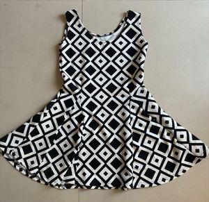 Small Size Black & White Diamond Dress mini