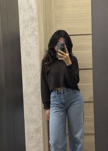 Chic Black Cropped Turtleneck Sweater