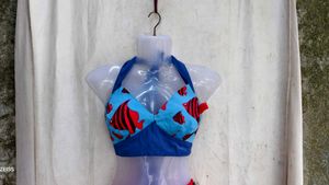 I. Cute Fish Print Halter Bikini Top