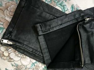 BLACK LEATHER SLIM FIT JEN'S 🖤😎