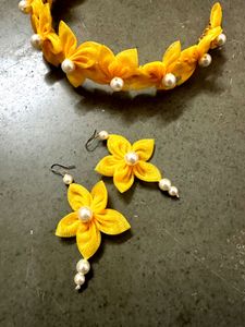 Floral hairband &amp; earrings set