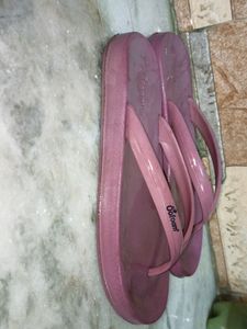 8.5 Or 9 It Is Most Comfortable And Soft Slippers In New Condition