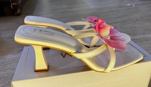 Chic Floral Embellished Flat Sandals