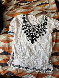 combo sale there. red&amp;white kurti