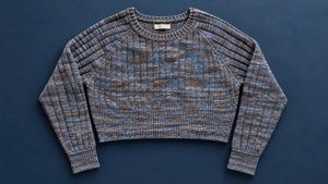 BLUE &amp; BROWN MARLED CROPPED KNIT SWEATER