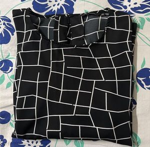 Van Huesan Stylish Black & White Print T