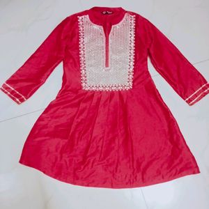 Embroidery tops and tunics