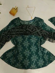 Green top with Bell Sleeves🌿✨