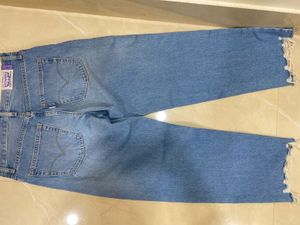 levis jeans- used thrice