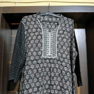 Stylish Black &amp; White Printed Kurta