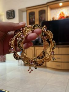 Vintage Golden Bangle in Flower shape