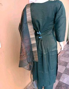 Elegant Green Embroidered Kurta Set