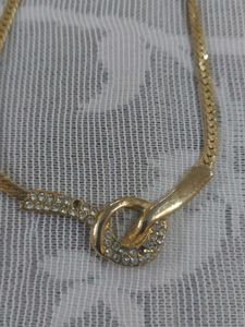 Elegant Gold Tone Necklace with Rhinestones