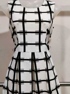 Chic Black &amp; White Checkered Dress