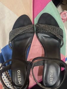 Stylish Black Heeled Sandals