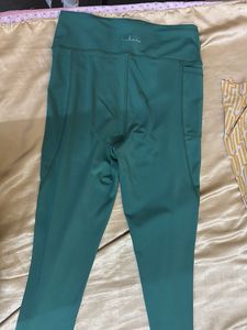 Green Athletic Leggings with Pockets