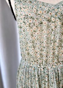 Floral Print Pleated Dress