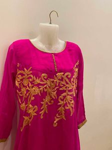 Beautiful thread work pink top with shimmer pant