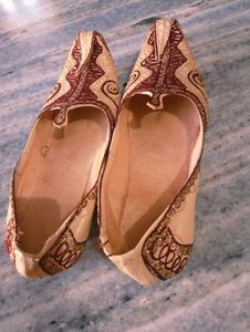 Panjabi Juti For Men   Use Just Once During Wedding For  Few  Hours  Can Be Worn  Kurta Pajama. &amp;  sherwani  Good Condition