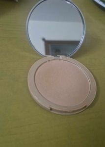 Kay Beauty Matte Compact - 160Y Tan (shade)