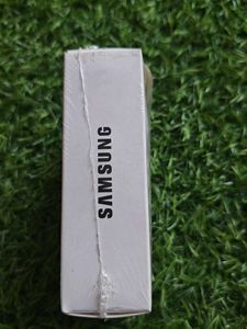 Samsung 25W PD Adapter white