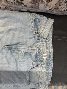 Light Wash Relaxed Fit Jeans