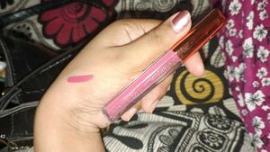 Pink Lip Gloss+1 free gloss