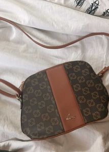 Lavie Brown Monogram Crossbody bag👜