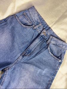Trendy blue mom fit ribbed jeans