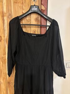 Chic Black Tiered Midi Dress