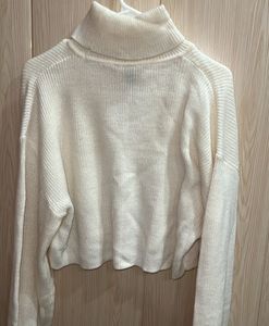 H&amp;M Cozy White Turtleneck Sweater