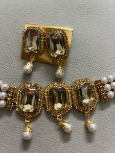 Elegant Pearl and Stone Necklace Set