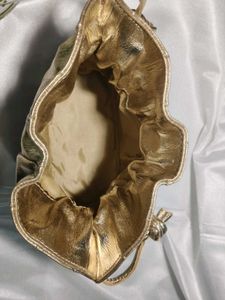 Chic Gold Drawstring potli