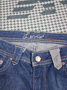 Women's Blue Denim Capris