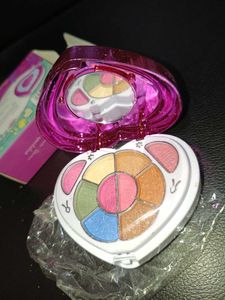 combo of T.Y.A Fashion Make-Up Kit