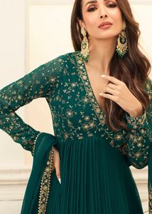 Elegant Green Kurta Set with Embroidery
