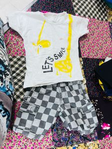 5 pairs of clothing set by Trends
