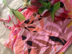 45.Floral Print top