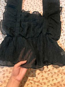 Chic Black Ruffled Top
