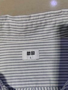 Uniqlo shirt blue strip size L