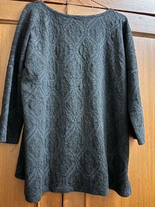 Textured Black 3/4 Sleeve Top