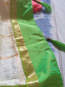 Elegant White &amp; Gold Checkered Saree